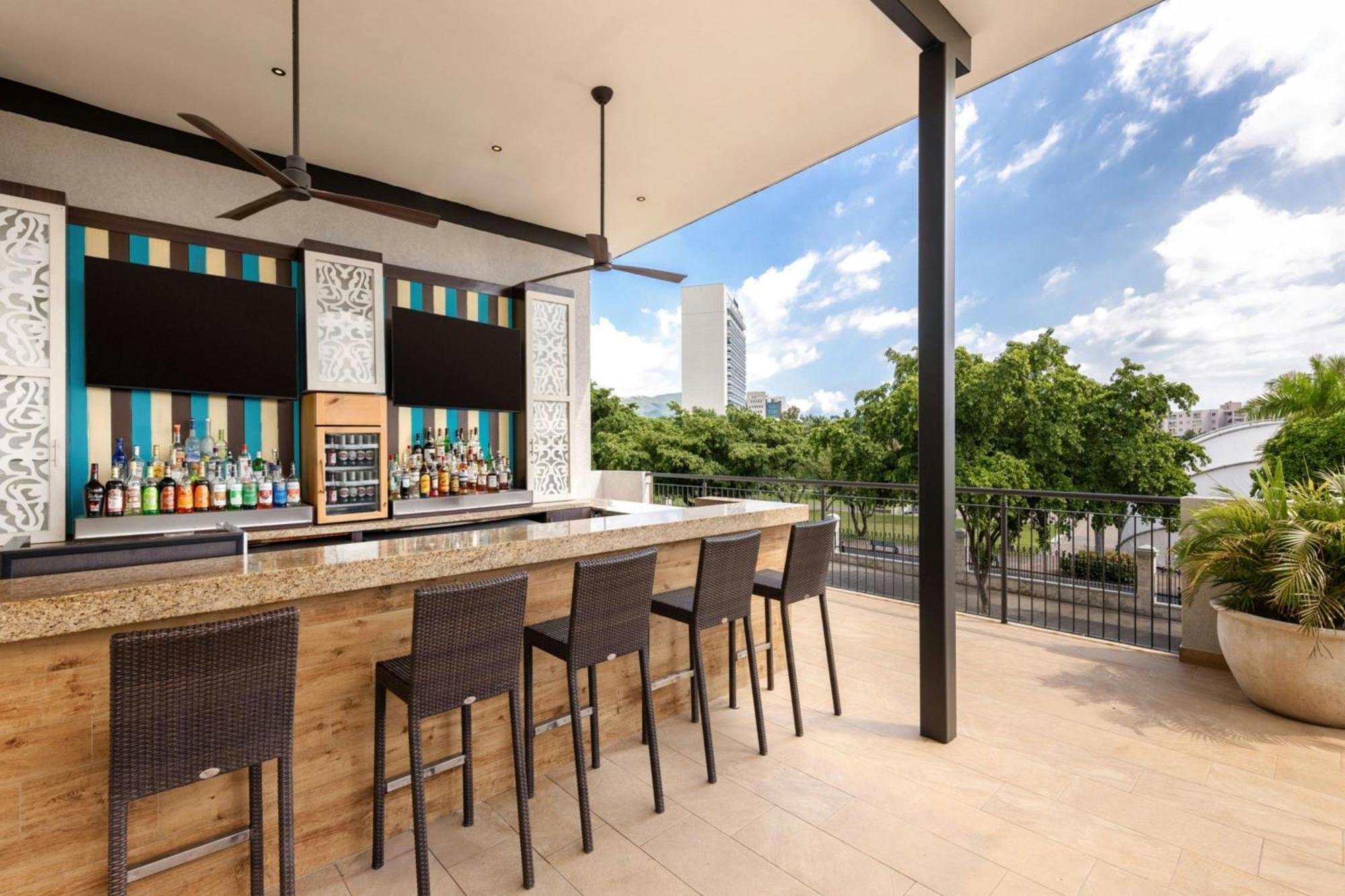 Courtyard By Marriott Kingston, Jamaica Hotel Exterior photo