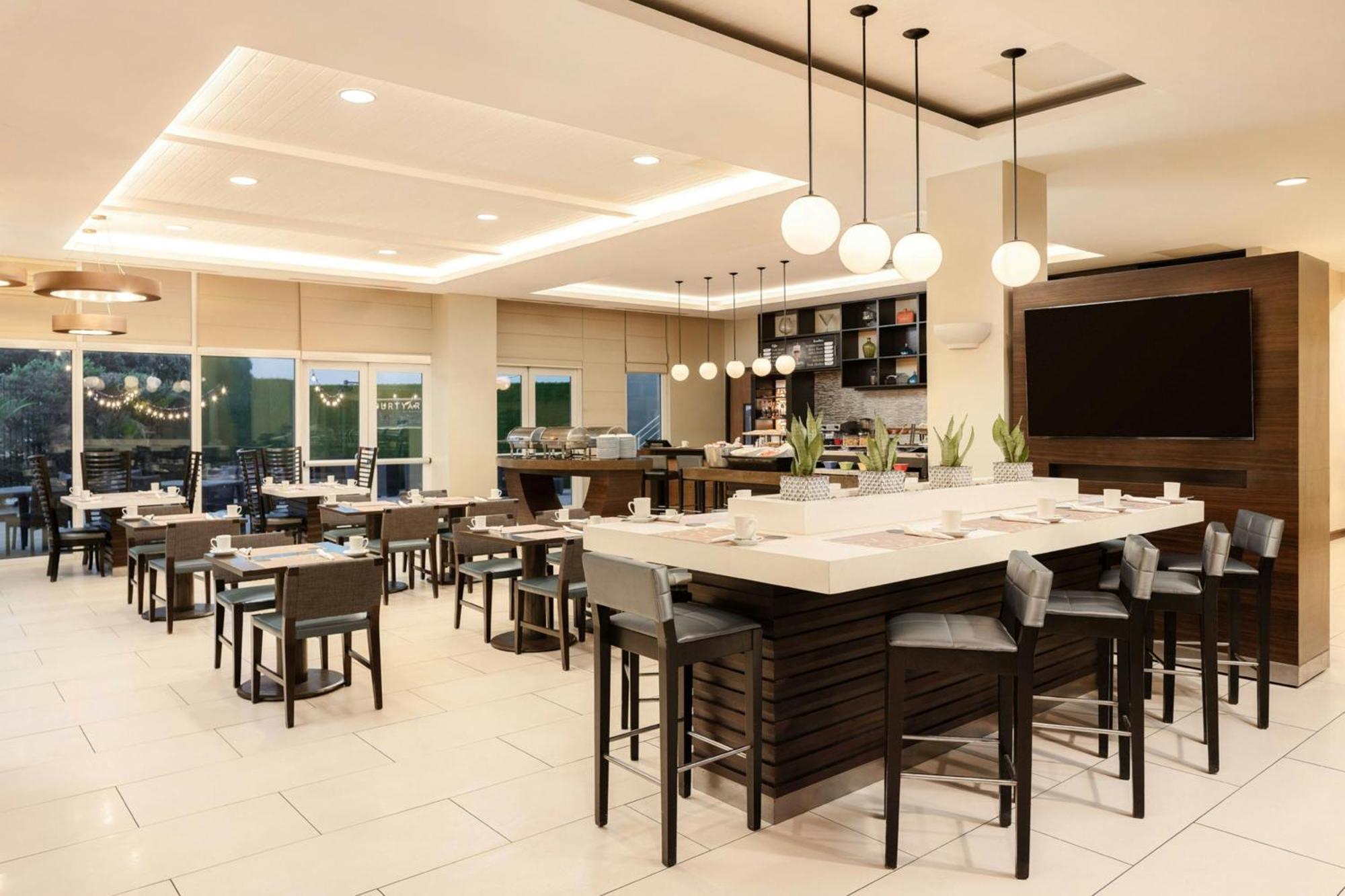 Courtyard By Marriott Kingston, Jamaica Hotel Exterior photo